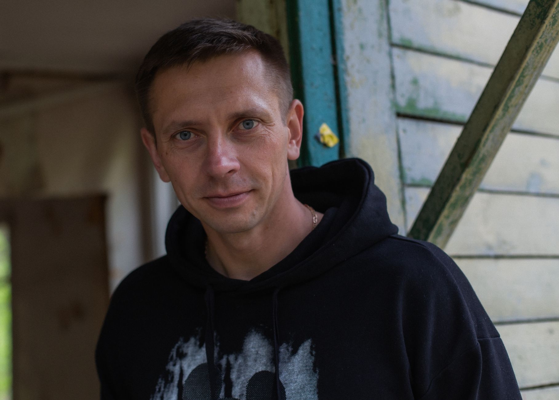 В Лодейнопольском районе Ленинградской области, на левом берегу реки Оять